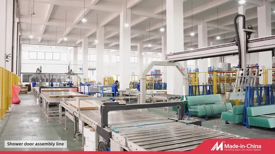 Стеклянная душевая дверь с поворотной ванной